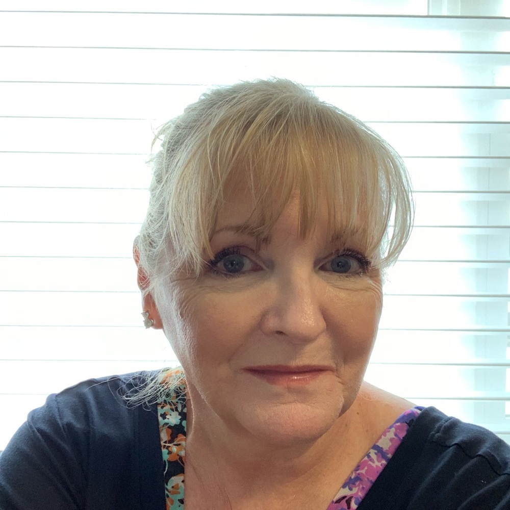 Meet your Posher, Dee